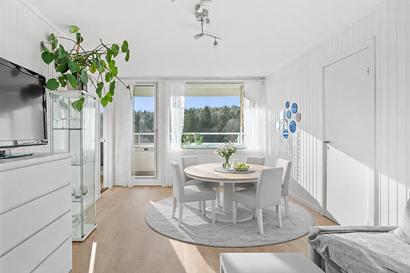 Velkommen til Haugerudveien 74! Foto: Foto: Stefan Borup. Bildet er digitalt møblert
