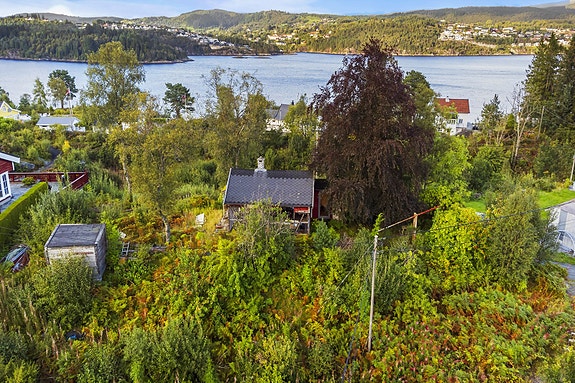 Velkommen til Skarpenesvegen 124, presentert av Torgeir Glomnes for Eiendomsmegler Norge!