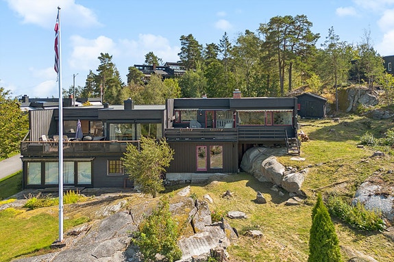 God plass rundt boligen.
