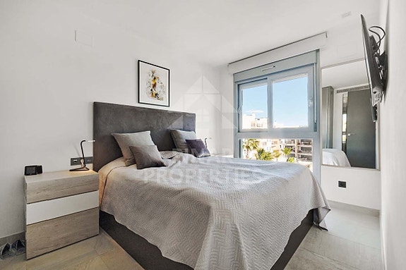 Eksklusiv penthouse med 3 soverom | Takterrasse med jacuzzi og sjøutsikt