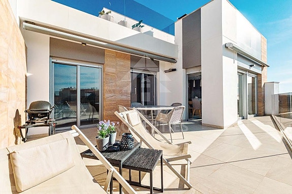 Eksklusiv penthouse med 3 soverom | Takterrasse med jacuzzi og sjøutsikt