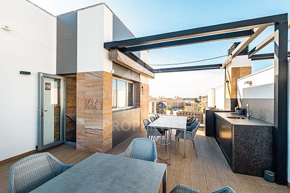 Eksklusiv penthouse med 3 soverom | Takterrasse med jacuzzi og sjøutsikt