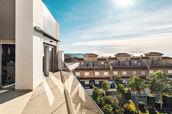 Eksklusiv penthouse med 3 soverom | Takterrasse med jacuzzi og sjøutsikt