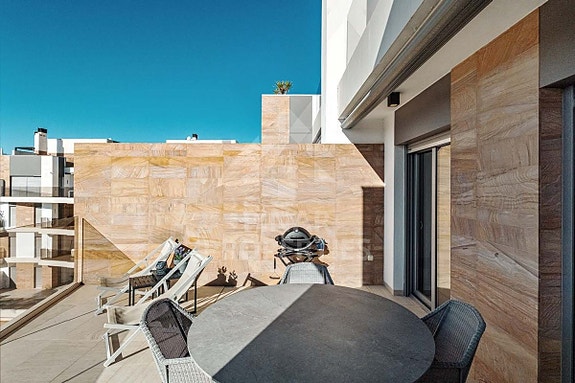 Eksklusiv penthouse med 3 soverom | Takterrasse med jacuzzi og sjøutsikt