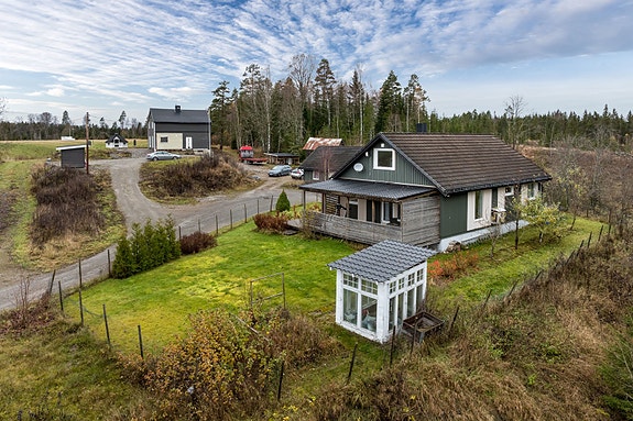 Boligen, som ble oppført i 1990, har gjennomgått omfattende oppgraderinger i 2021.