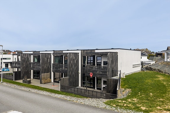 Velkommen til Tostembekken 12G presentert av Eiendomsmegler 1 Karmøy v/ Ingeborg Gangsøy Pedersen. Foto: Vestbris.