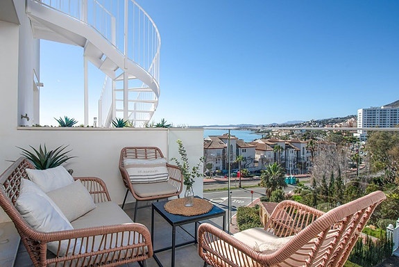 Eksklusiv penthouse med 3 soverom | Privat takterrasse | Sjøutsikt | Utleielisens