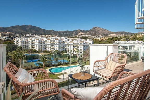 Eksklusiv penthouse med 3 soverom | Privat takterrasse | Sjøutsikt | Utleielisens