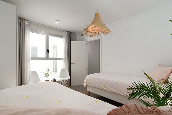 Eksklusiv penthouse med 3 soverom | Privat takterrasse | Sjøutsikt | Utleielisens