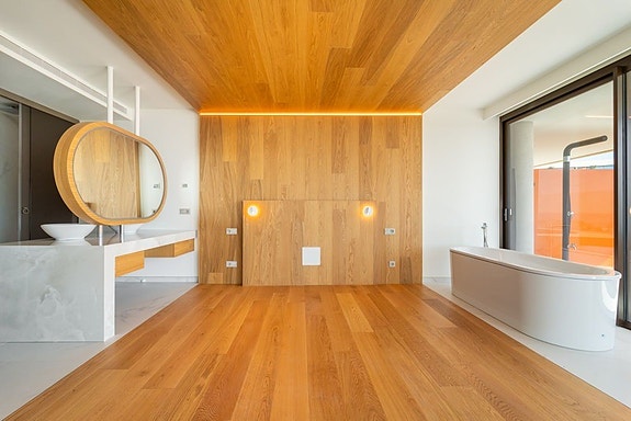 Eksklusiv penthouse | Privat takterrasse med basseng | Panoramautsikt mot sjøen | Higuerón