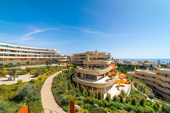 Eksklusiv penthouse | Privat takterrasse med basseng | Panoramautsikt mot sjøen | Higuerón