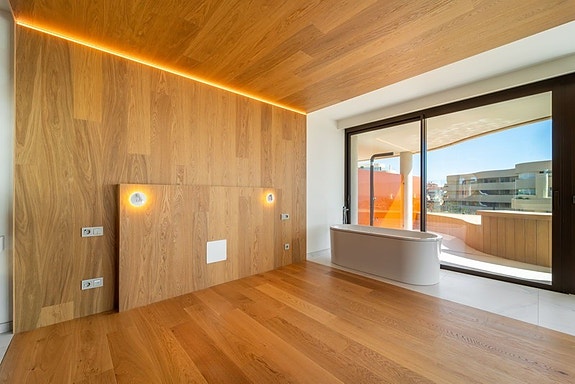 Eksklusiv penthouse | Privat takterrasse med basseng | Panoramautsikt mot sjøen | Higuerón