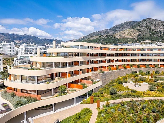 Eksklusiv penthouse | Privat takterrasse med basseng | Panoramautsikt mot sjøen | Higuerón