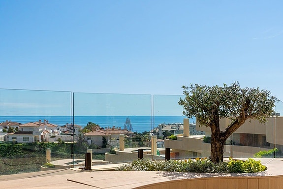 Eksklusiv penthouse | Privat takterrasse med basseng | Panoramautsikt mot sjøen | Higuerón