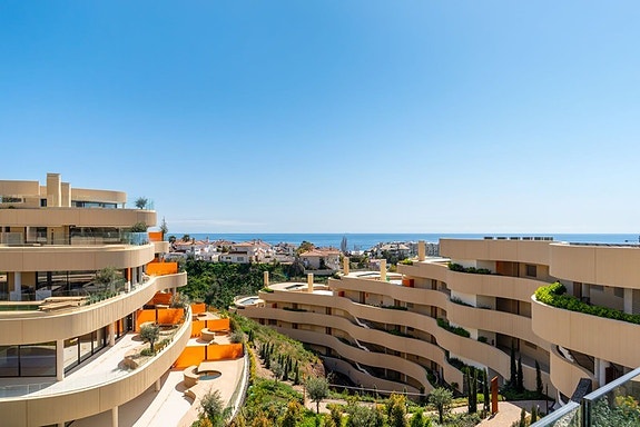 Eksklusiv penthouse | Privat takterrasse med basseng | Panoramautsikt mot sjøen | Higuerón