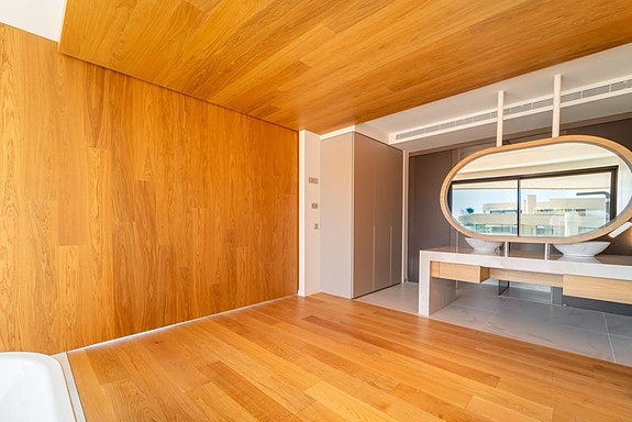 Eksklusiv penthouse | Privat takterrasse med basseng | Panoramautsikt mot sjøen | Higuerón