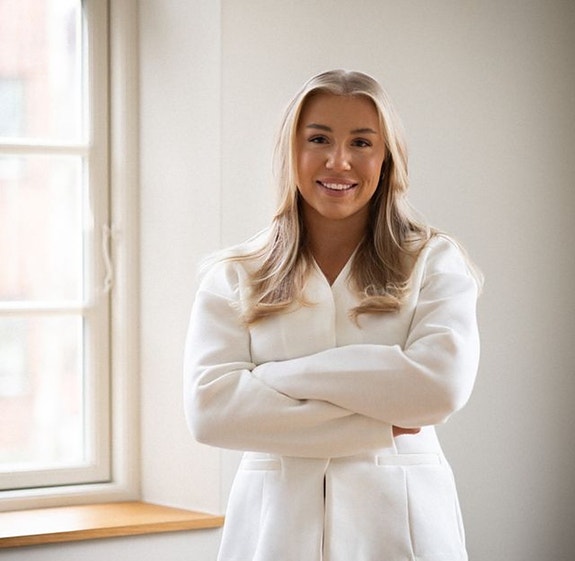 Bilde av megler Charlotte Marie Bårdsen