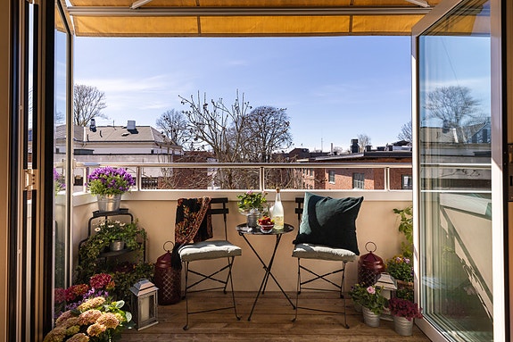 Velkommen inn i Lallakroken 1B, presentert av Joakim Olsen Sandum i Tinholt Eiendomsmegling.