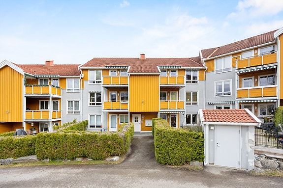 Mohsin Ali v/Eiendomsmegler 1 har gleden av å presentere Olaves Hvervens vei 14 - En attraktiv og gjennomgående 4-roms med trappefri adkomst.