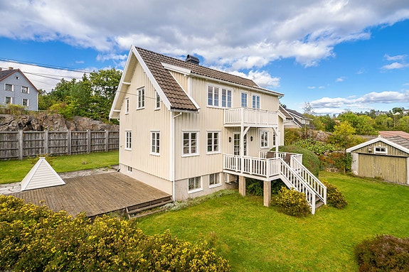 Velkommen til hyggelig enebolig i veletablert boligområde.
Foto: Upenor AS v/Ivars Upe