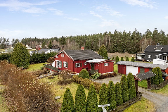 Velkommen til dette velholdte huset i Joger Hansens veg 2 på Skansen! Foto: Husfoto v/ Bernat Tubau.