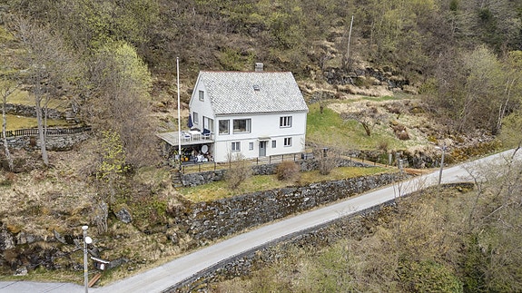 Hålandsvegen 40 v/EiendomsMegler1 - foto levert av Photoevent