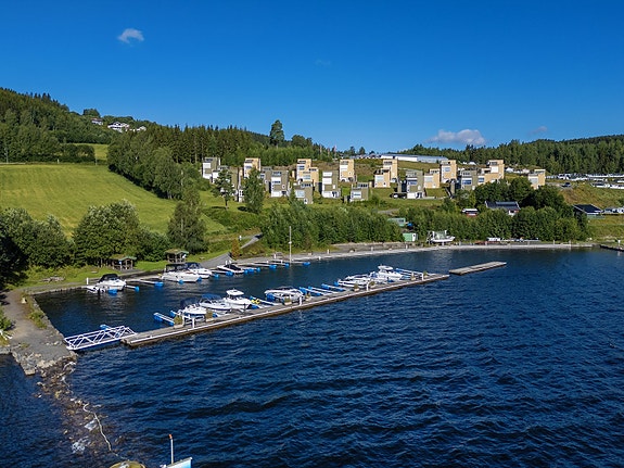 Velkommen til Bråstadvika båthavn og parkering! Foto: Boligdrøm.