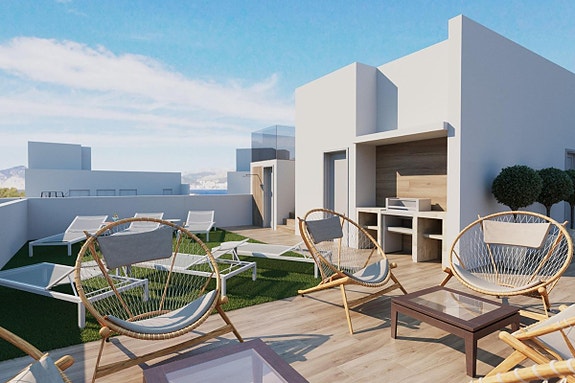 Toppetasje med 2 soverom - 100 meter fra stranden og felles takterrasse med basseng