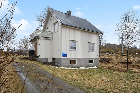 Velkommen til Ørsnesveien 71 - Presentert av EiendomsMegler1 Svolvær. Foto: EFKT