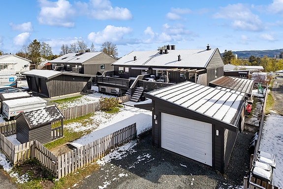 EIE eiendomsmegling ved Yasin Unal har gleden av å presentere Myrmannsvegen 7! Foto: Aleksander Jacobsen.