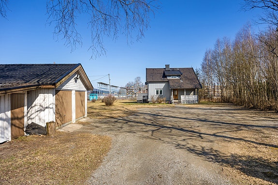 Aktiv Sørumsand v/Alexander Søvik har gleden av å presentere Gardermovegen 121. (Foto: Svein Michaelsen - Exponering)