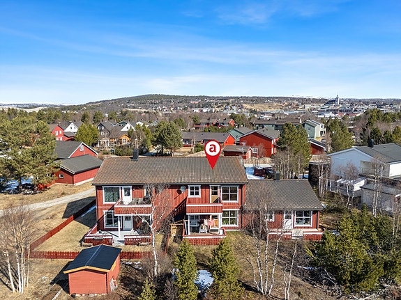 Velkommen til Øyaveien 93.