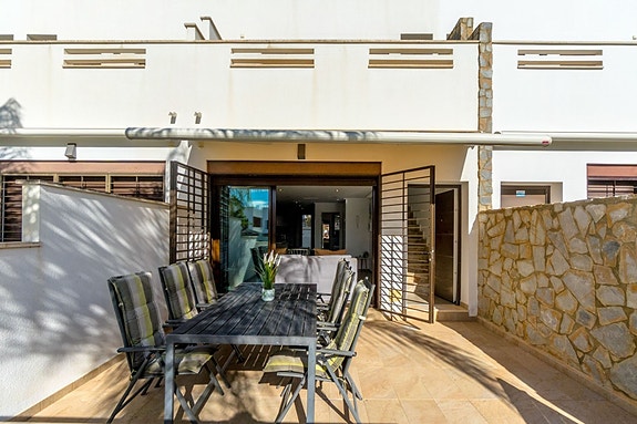 Rekkehus med 3 soverom, takterrasse og gangavstand til stranden