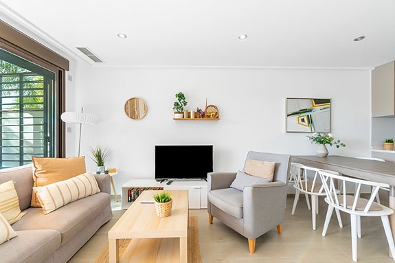 Rekkehus med 3 soverom, takterrasse og gangavstand til stranden