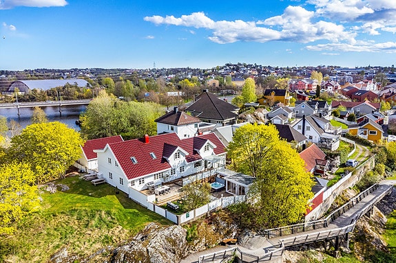 Velkommen til Bjerget 25 - en helt unik eiendom på toppen av Moss by. Fotograf; Børge Oppegård.