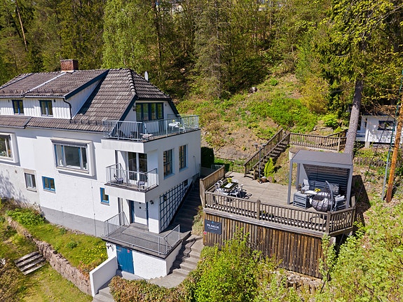 Velkommen til Presteveien 45 - Presentert av Edvard Chapsang v/EIE eiendomsmegling Bærum
Foto: Luxe AS (Anders Kjøndal)