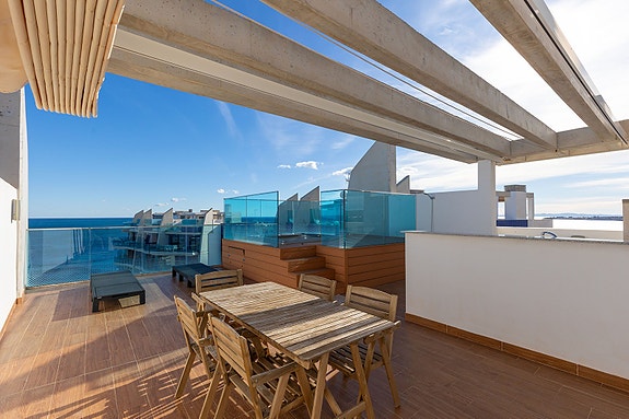 Sea Senses - Penthouse med egen takterrasse 83m2, panoramautsikt og wow-faktor!