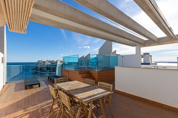 Sea Senses - Penthouse med egen takterrasse 83m2, panoramautsikt og wow-faktor!