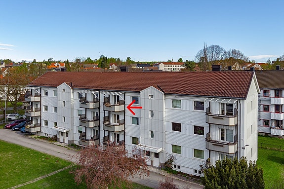Velkommen til Disenvegen 5 A - En pen 3-roms leilighet med balkong, sentralt i Hamar.
