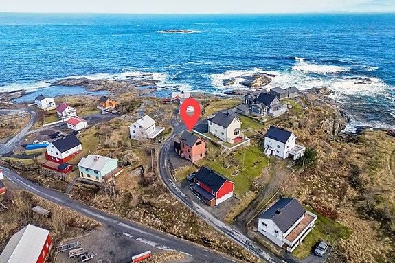 Velkommen til Middagshaugen 13 - Presentert av Eiendomsmegler 1 Lofoten. Foto: EFKT.