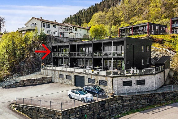 Velkommen til Kuvågvegen 123E - Presentert av Daniel Røksund i Eiendomsmegler Norge!