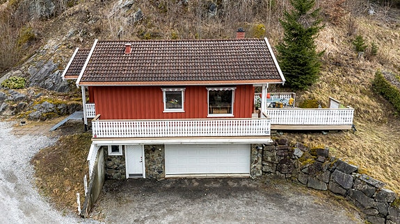 Emera eiendomsmegling har gleden av å presentere Ekebergveien 176!