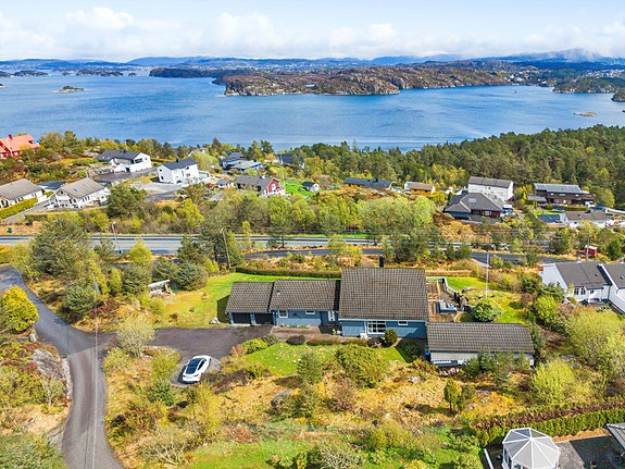 EiendomsMegler 1 har gleden av å presentere Ekrhaugen 11 (Foto: Mats Lie)