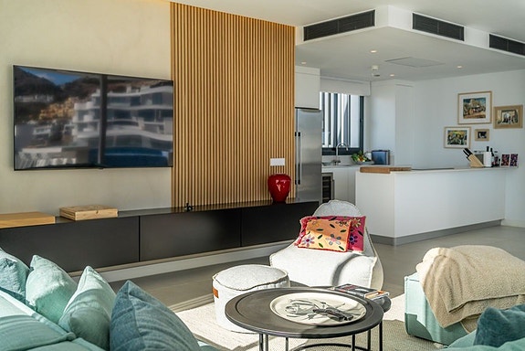 Penthouse med panoramautsikt mot havet | Privat basseng, stor takterrasse og 3 soverom