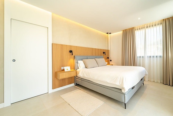 Penthouse med panoramautsikt mot havet | Privat basseng, stor takterrasse og 3 soverom