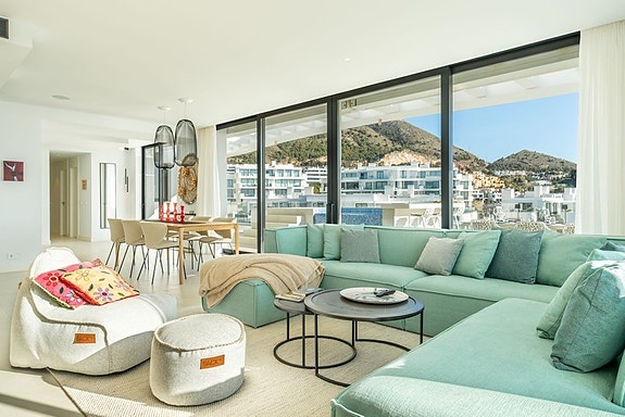 Penthouse med panoramautsikt mot havet | Privat basseng, stor takterrasse og 3 soverom