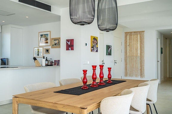 Penthouse med panoramautsikt mot havet | Privat basseng, stor takterrasse og 3 soverom