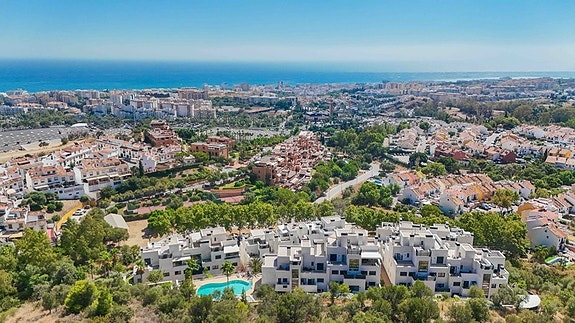Duplex penthouse med 4 soverom, jacuzzi og panoramautsikt i Marbella