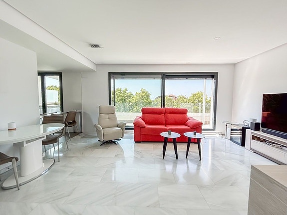 Duplex penthouse med 4 soverom, jacuzzi og panoramautsikt i Marbella