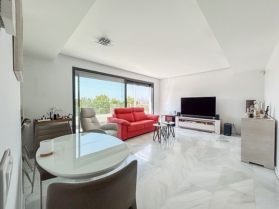 Duplex penthouse med 4 soverom, jacuzzi og panoramautsikt i Marbella